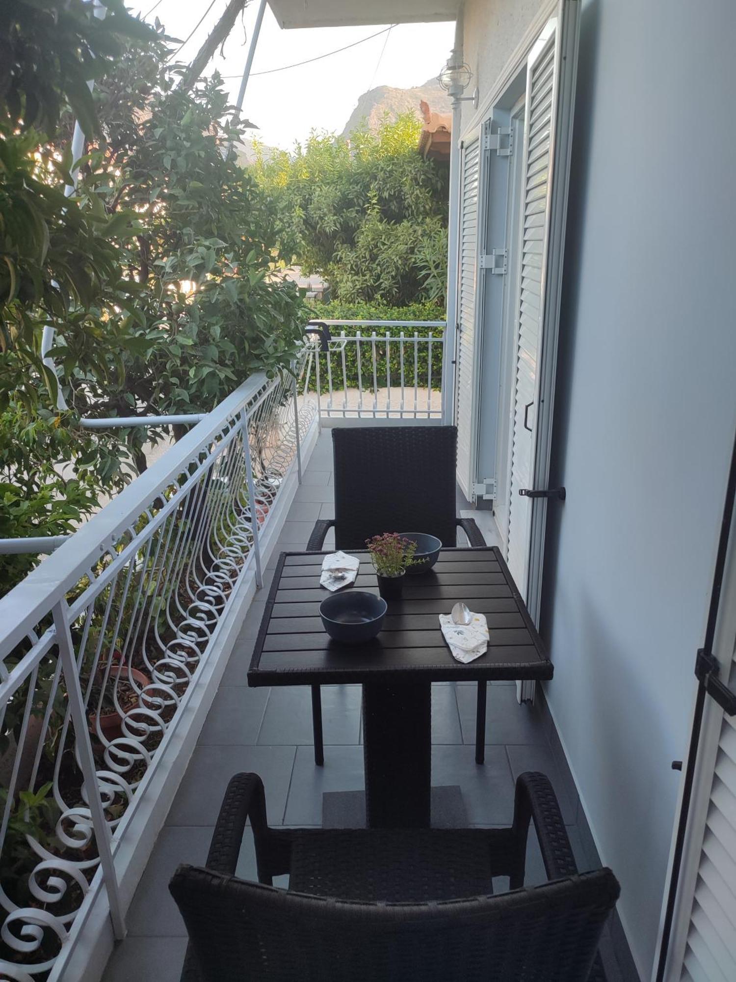 Апартаменты Sotiris Mandarin House Диакоптон Экстерьер фото